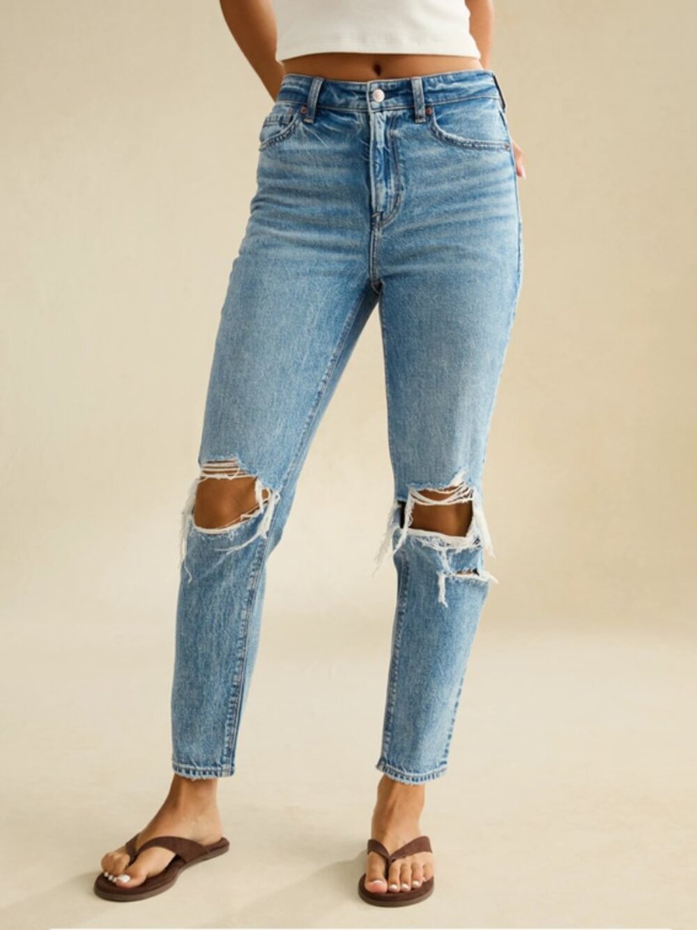 AE Ripped Mom Jean - 00 Short